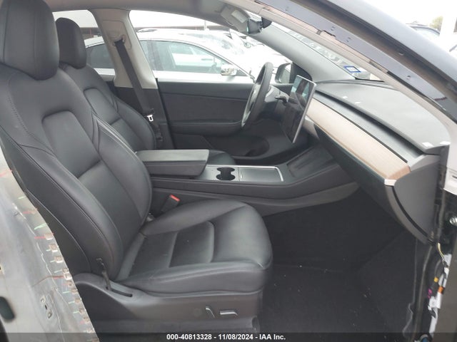 2021 TESLA MODEL Y 5YJYGDEE8MF281224 Photo 4