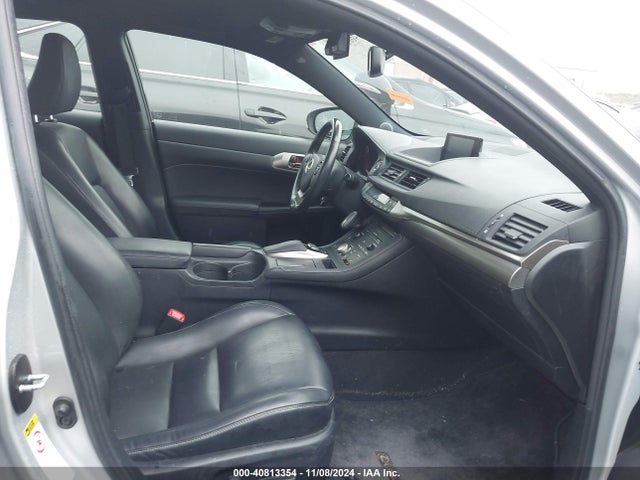 JTHKD5BH1E2175431 Lexus CT 200H