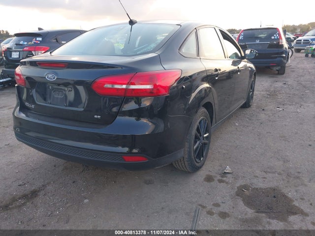 Ford FOCUS SE 2017 1FADP3F28HL207730 Image 4