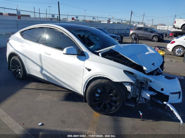 2023 TESLA MODEL Y 7SAYGDEEXPA126856 Photo 0