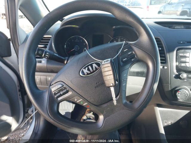 3KPFK4A75JE170368 KIA FORTE LX