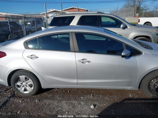 3KPFK4A75JE170368 KIA FORTE LX