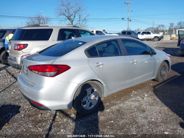 3KPFK4A75JE170368 KIA FORTE LX