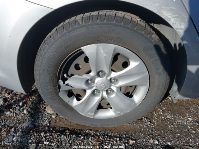3KPFK4A75JE170368 KIA FORTE LX