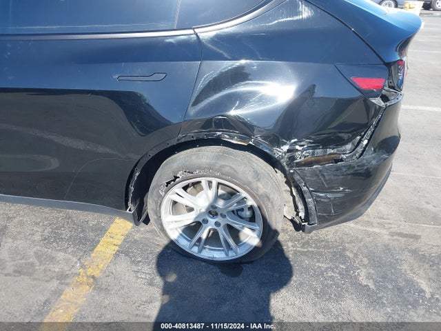 2023 TESLA MODEL Y 7SAYGAEE8PF769580 Photo 5