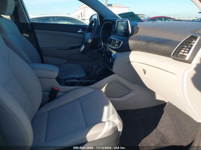 KM8J23A43LU180293 Hyundai TUCSON SE