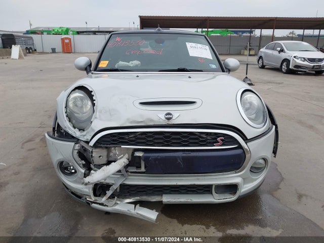 Mini COOPER CONVERTIBLE 2016 WMWWG9C56G3C22357 Image 12