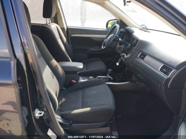 JA4AZ3A36JZ039011 Mitsubishi Outlander Se