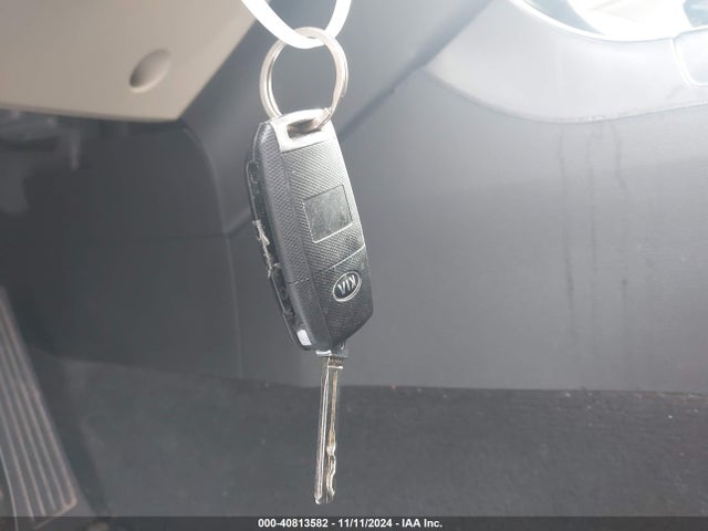 KIA Optima Lx 2015 KNAGM4A73F5664582 Image 11