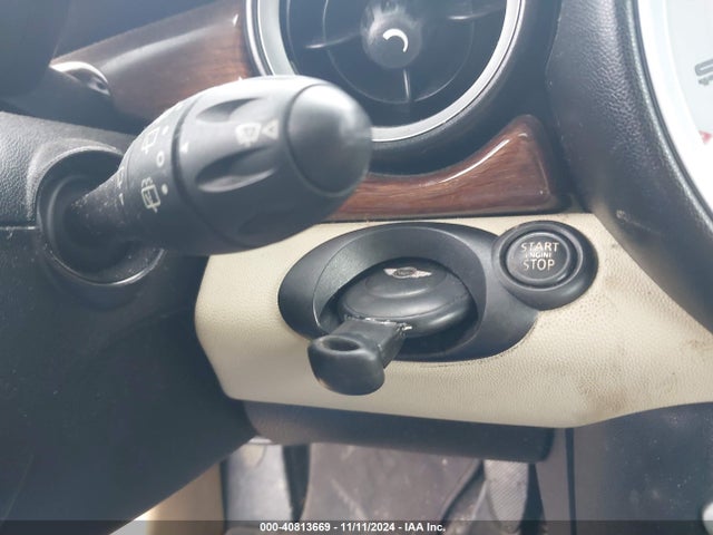 2009 MINI COOPER CLUBMAN WMWML33559TN68626 Photo 10