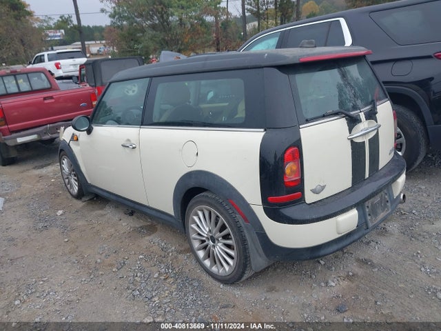 2009 MINI COOPER CLUBMAN WMWML33559TN68626 Photo 2