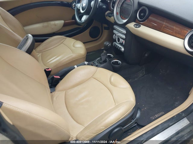 2009 MINI COOPER CLUBMAN WMWML33559TN68626 Photo 4
