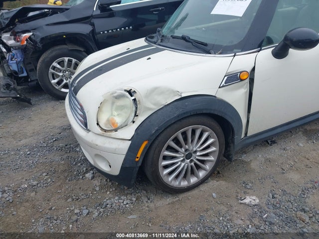 2009 MINI COOPER CLUBMAN WMWML33559TN68626 Photo 5