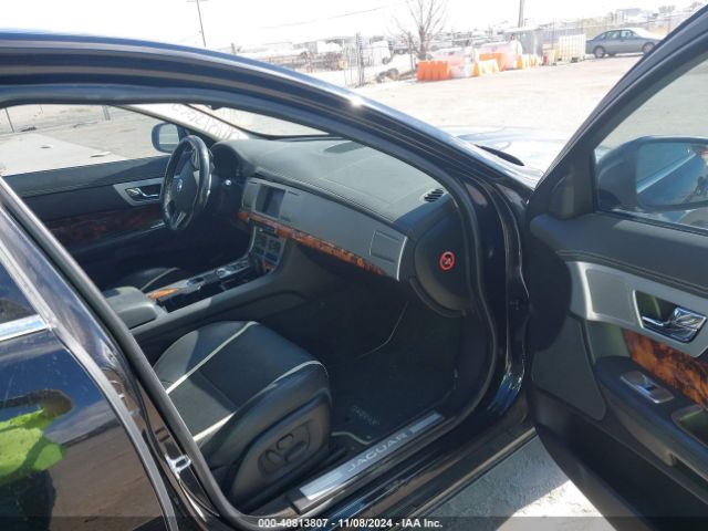 2012 JAGUAR XF SAJWA0HB2CLS53824 Photo 4