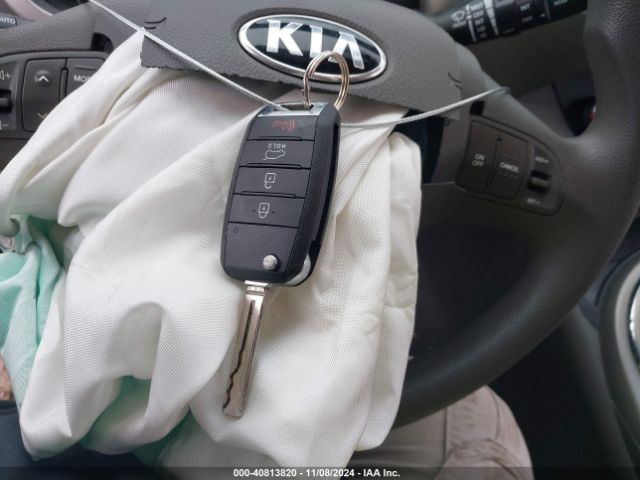 KNDPBCAC2F7671673 KIA Sportage Lx