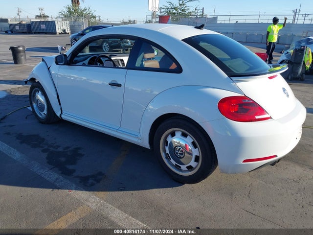 3VWF17AT2FM604838 Volkswagen 2015