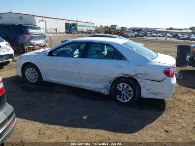 4T1BD1FK8EU137520 Toyota Camry Hybrid Le