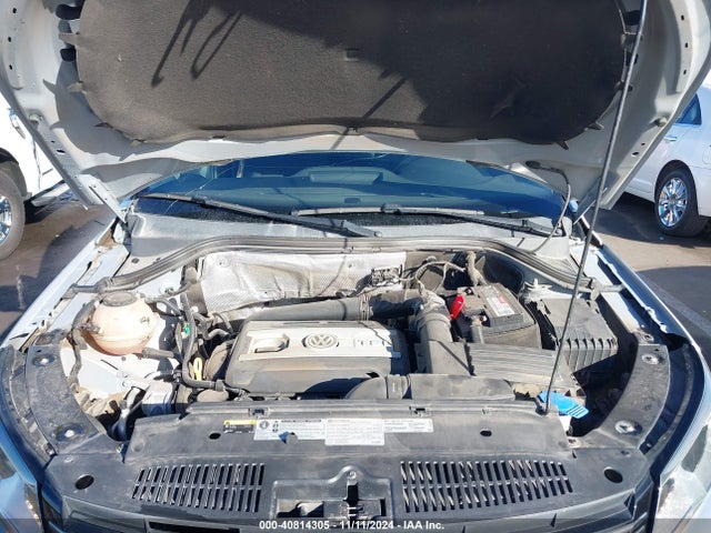 WVGAV7AX4JK001373 Volkswagen Tiguan Limited 2.0t