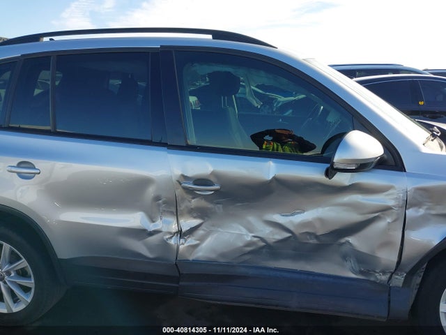 WVGAV7AX4JK001373 Volkswagen Tiguan Limited 2.0t