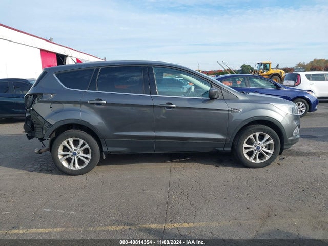 Ford ESCAPE SE 2017 1FMCU9GD1HUC67856 Image 14