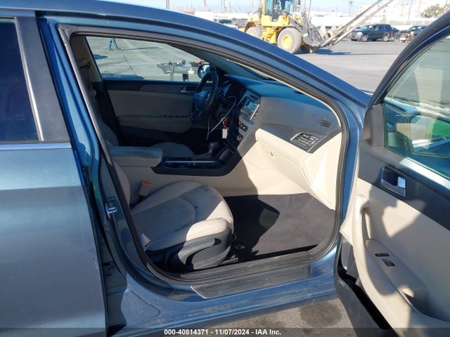 Hyundai Sonata 2016 5NPE24AF8GH409547 Image 5