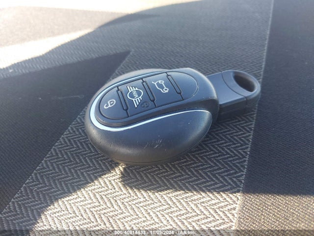 2019 MINI CONVERTIBLE WMWWG9C55K3E41397 Photo 10