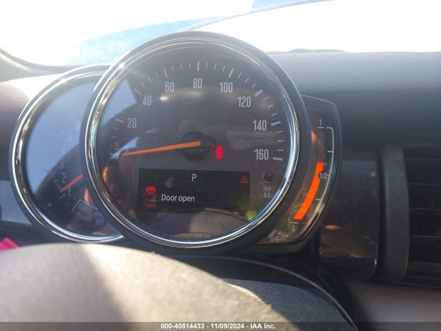 2019 MINI CONVERTIBLE WMWWG9C55K3E41397 Photo 6