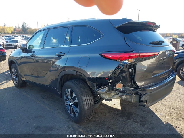 Toyota Highlander Xle 2022 5TDHZRBH6NS580892 Image 3