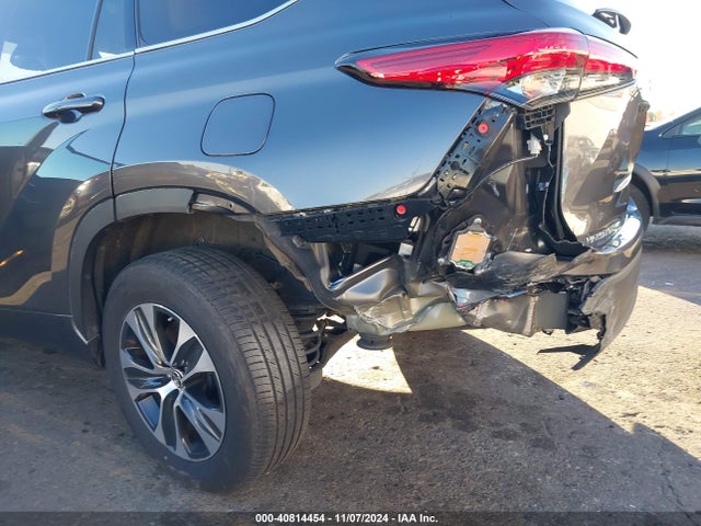 Toyota Highlander Xle 2022 5TDHZRBH6NS580892 Image 6