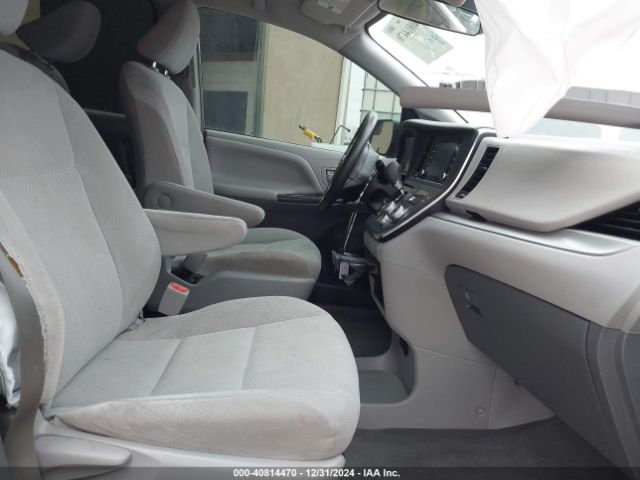 5TDZZ3DC6JS952339 Toyota Sienna L 7 Passenger