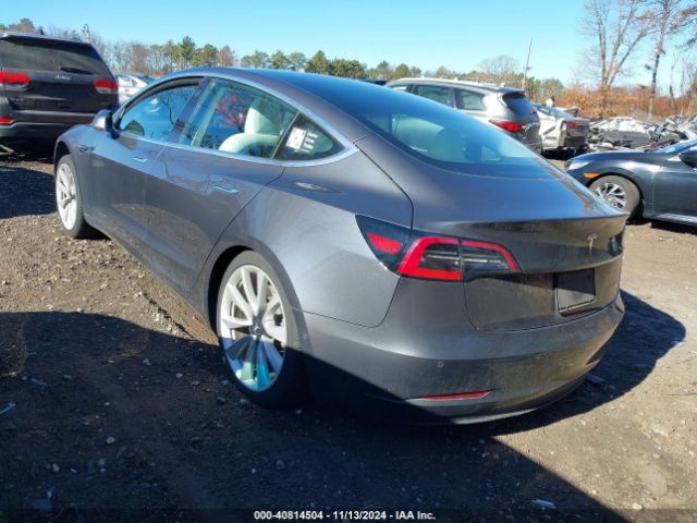 5YJ3E1EB3KF195725 Tesla Model 3 Long Range/performance