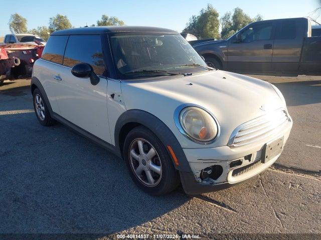 2009 MINI COOPER WMWMF33549TT68991 Photo 0