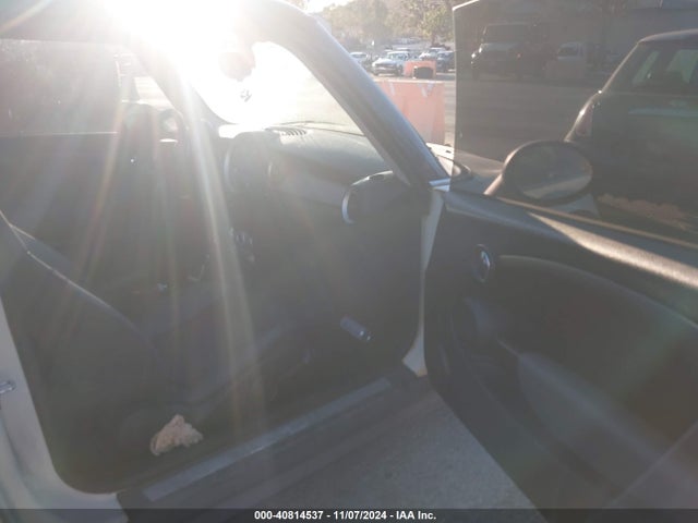 2009 MINI COOPER WMWMF33549TT68991 Photo 4