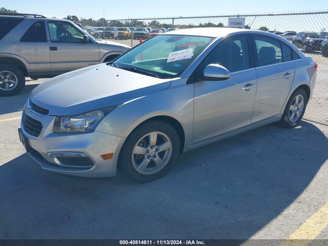 Chevrolet Cruze 1lt Auto 2015 1G1PC5SB6F7251731 Image 2