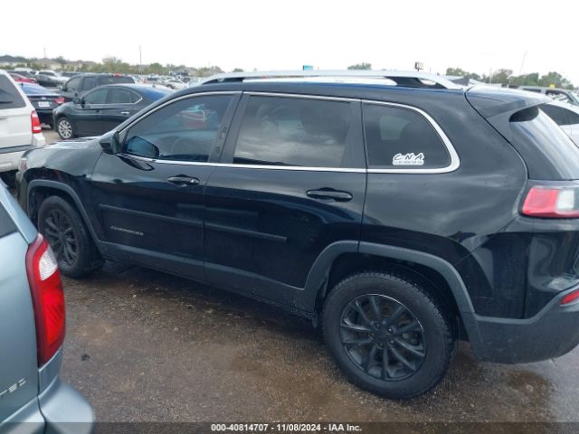 1C4PJLCB9KD307995 Jeep Cherokee Latitude Fwd