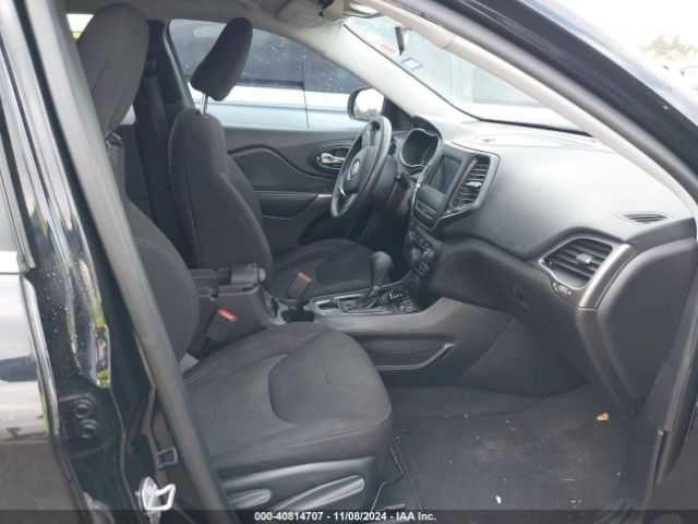 1C4PJLCB9KD307995 Jeep Cherokee Latitude Fwd