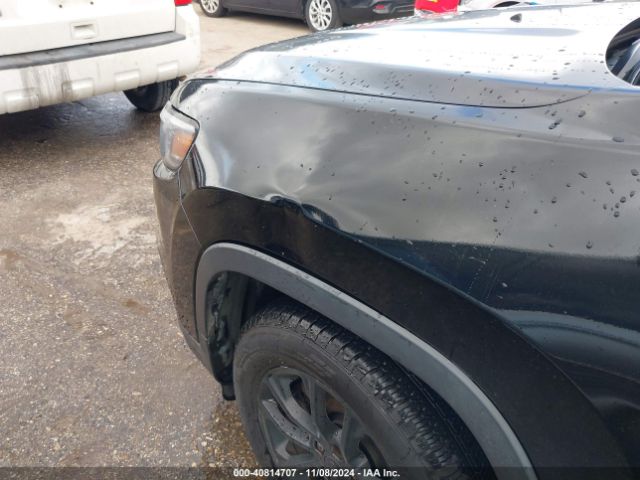 1C4PJLCB9KD307995 Jeep Cherokee Latitude Fwd