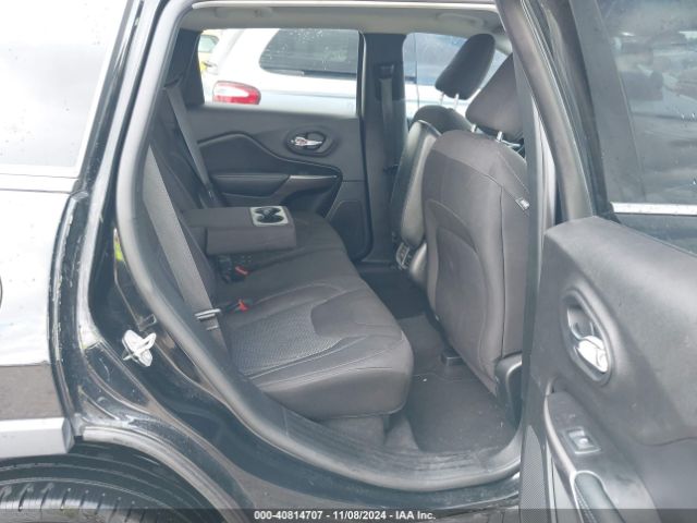 1C4PJLCB9KD307995 Jeep Cherokee Latitude Fwd