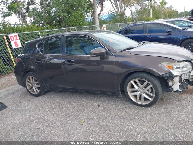 Lexus CT 200H 2015 JTHKD5BHXF2246076 Image 13