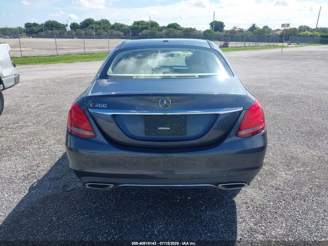 55SWF4JBXFU047108 Mercedes-Benz C 300 Luxury/sport