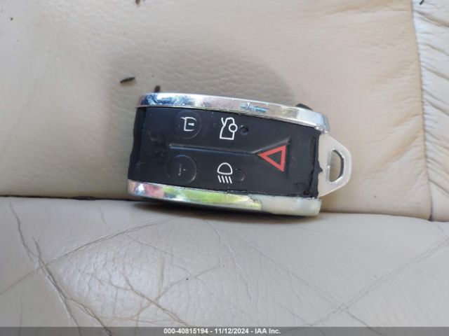 2010 JAGUAR XF SAJWA0FA9AHR67055 Photo 10