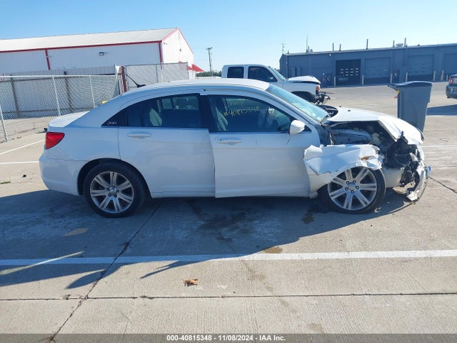 Продажа на аукционе авто 2013 Chrysler 200 Touring, vin: 1C3CCBBB8DN743534, номер лота: 40815348