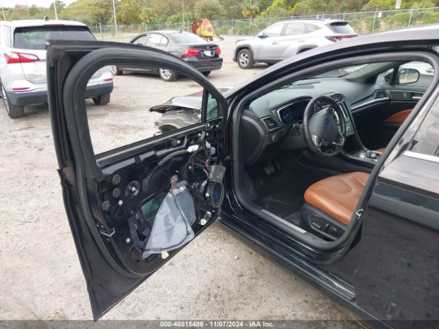 3FA6P0RU9KR200301 Ford Fusion Hybrid Titanium