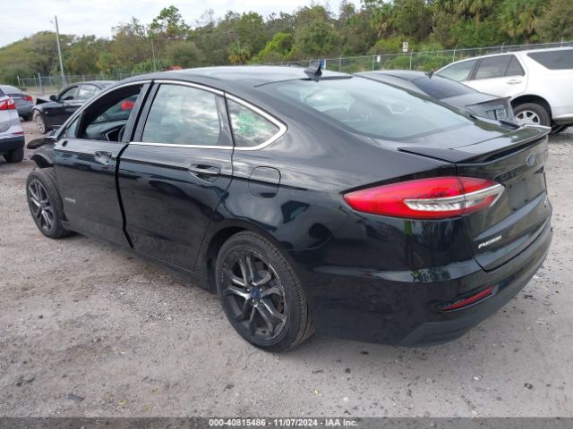 3FA6P0RU9KR200301 Ford Fusion Hybrid Titanium