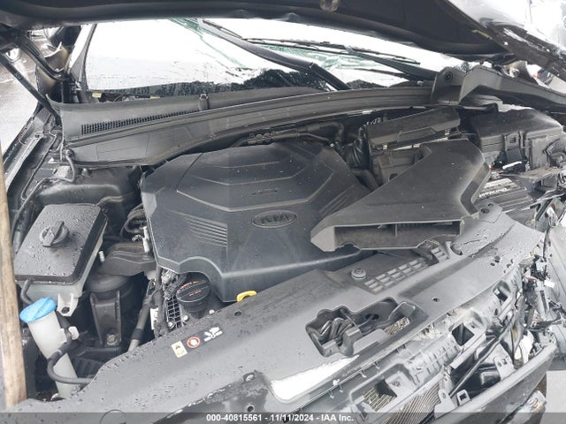 KNALC4J11H5069102 KIA Cadenza Technology