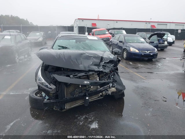 KNALC4J11H5069102 KIA Cadenza Technology