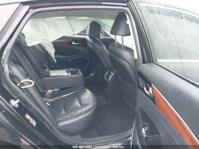 KNALC4J11H5069102 KIA Cadenza Technology