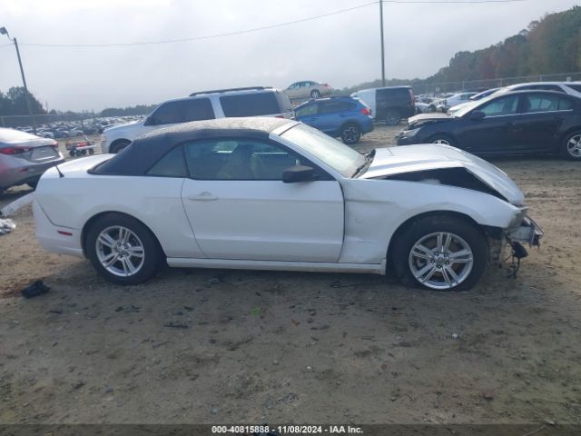 1ZVBP8EM3E5220173 Ford Mustang V6