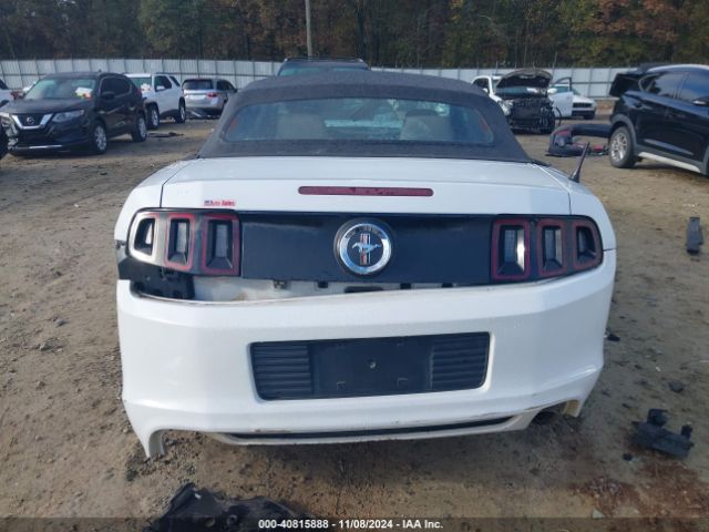 1ZVBP8EM3E5220173 Ford Mustang V6