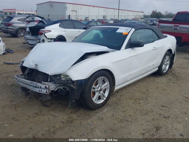 1ZVBP8EM3E5220173 Ford Mustang V6